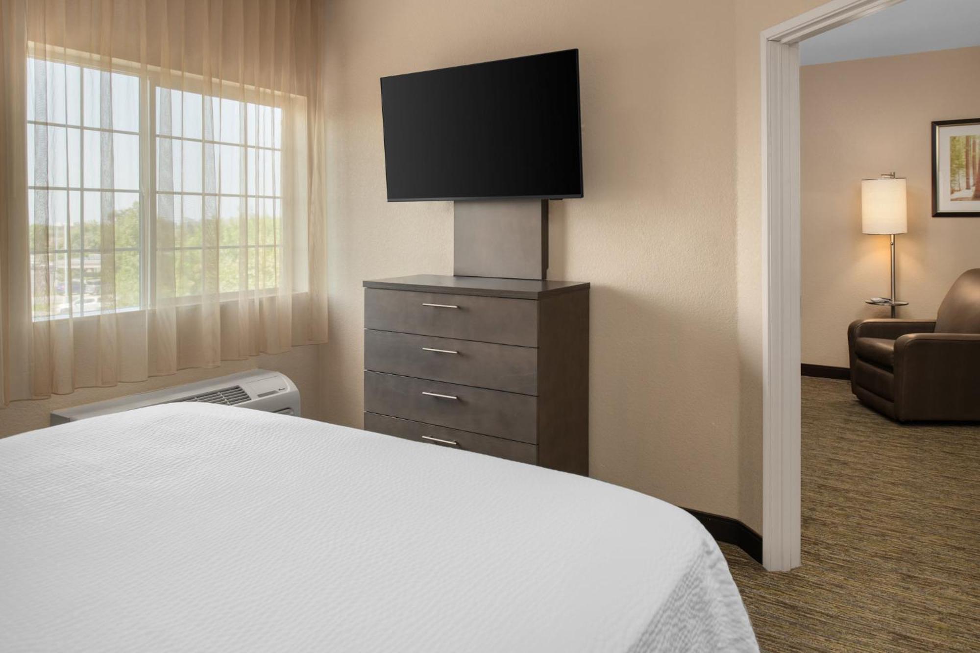 Candlewood Suites Turlock By Ihg Εξωτερικό φωτογραφία