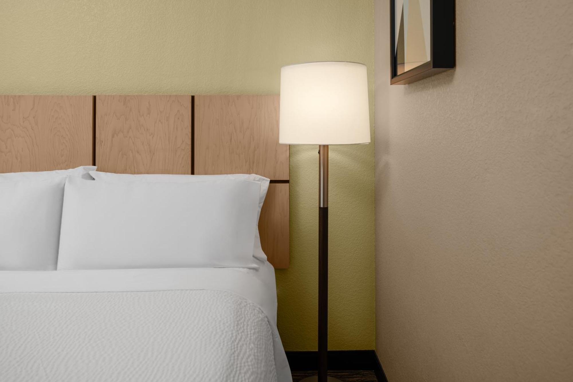 Candlewood Suites Turlock By Ihg Εξωτερικό φωτογραφία