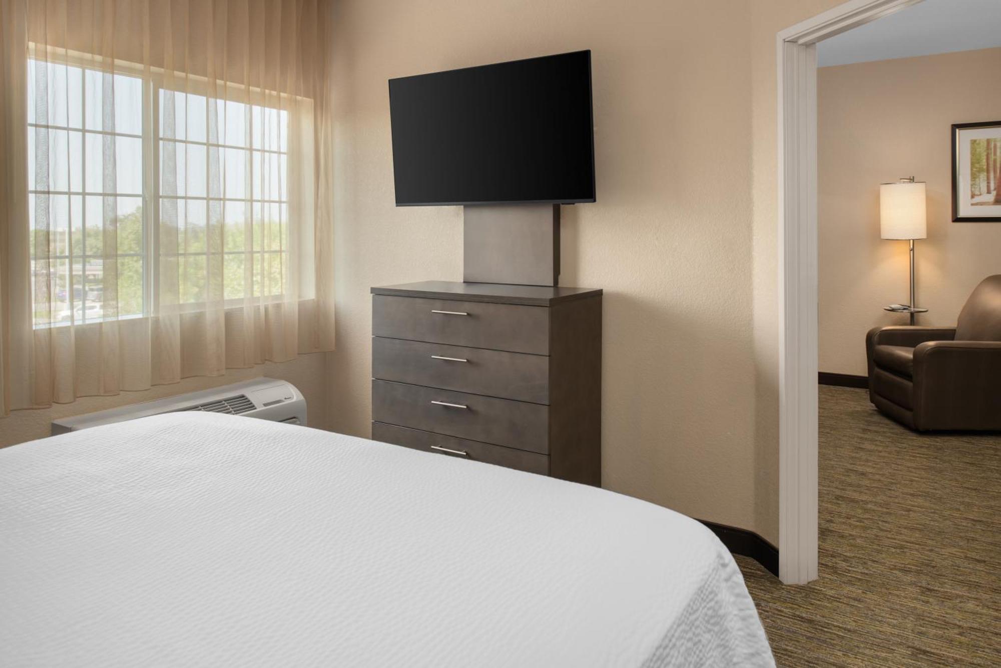 Candlewood Suites Turlock By Ihg Εξωτερικό φωτογραφία