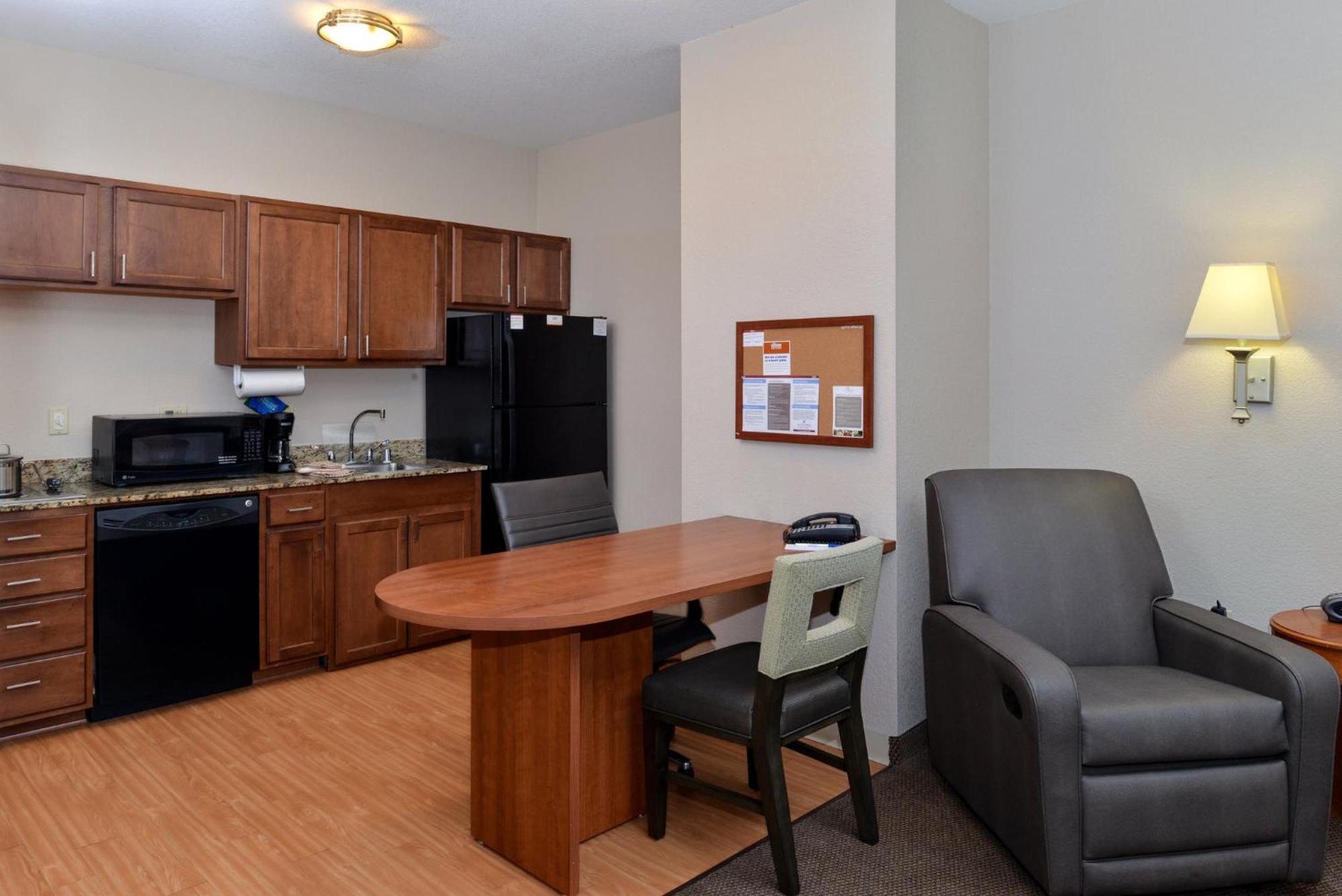 Candlewood Suites Turlock By Ihg Εξωτερικό φωτογραφία